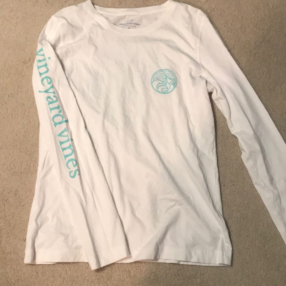 Vineyard vines long sleeve.